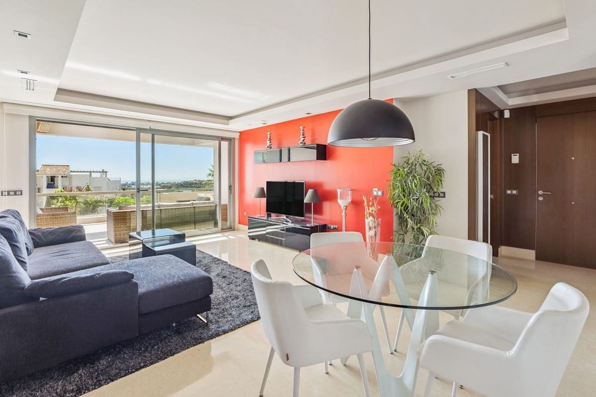 2 bedroom Apartment for sale in Marbella with pool garage - € 675,000 (Ref: 9409852)