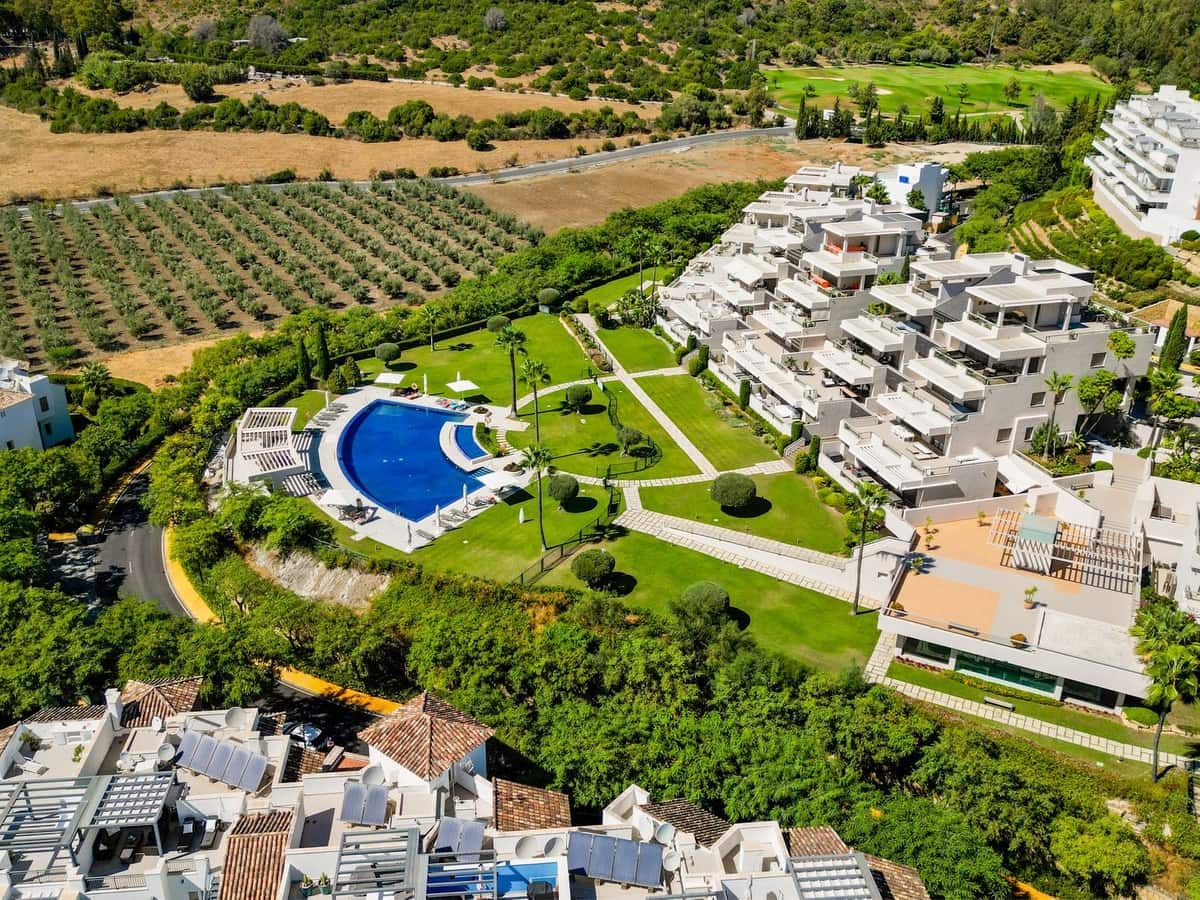 2 soveværelse Lejlighed til salg i Marbella med swimmingpool garage - € 675.000 (Ref: 9409852)