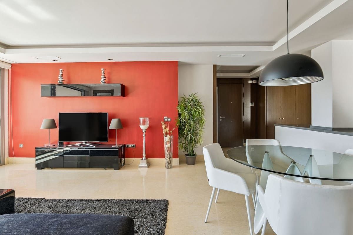 2 soveværelse Lejlighed til salg i Marbella med swimmingpool garage - € 675.000 (Ref: 9409852)