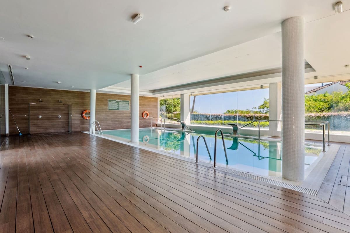 2 soveværelse Lejlighed til salg i Marbella med swimmingpool garage - € 675.000 (Ref: 9409852)