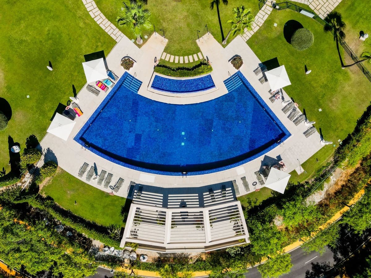 2 soveværelse Lejlighed til salg i Marbella med swimmingpool garage - € 675.000 (Ref: 9409852)