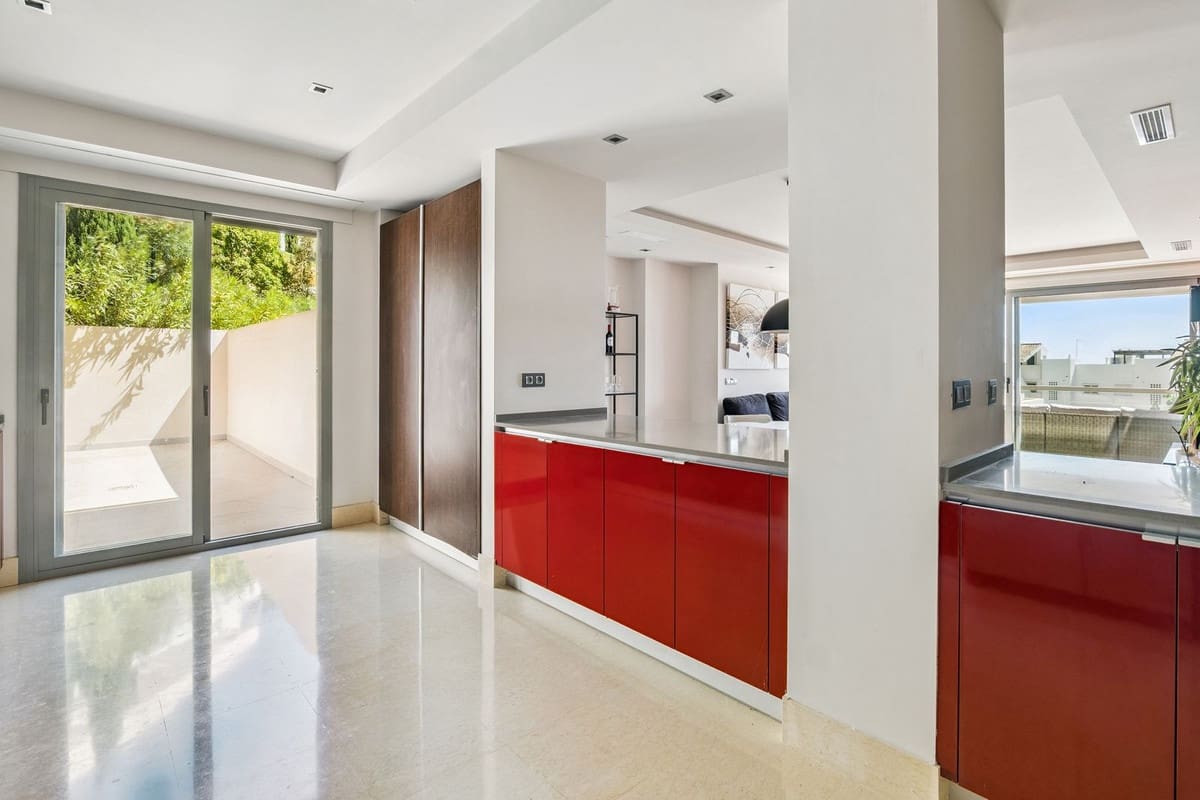2 chambre Appartement à vendre à Marbella avec piscine garage - 675 000 € (Ref: 9409852)