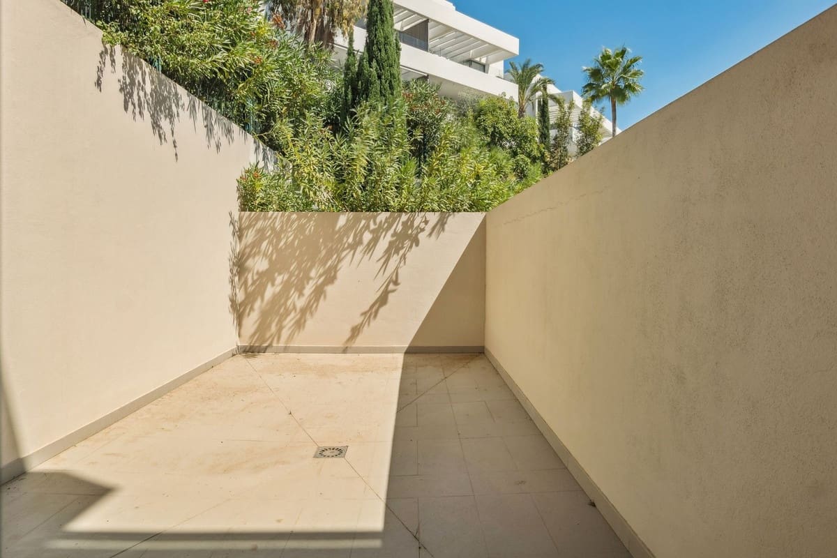 2 chambre Appartement à vendre à Marbella avec piscine garage - 675 000 € (Ref: 9409852)