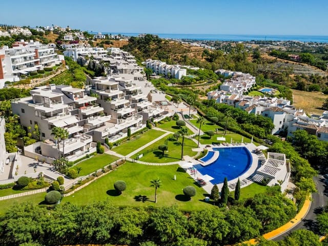 2 sypialnia Apartament na sprzedaż w Marbella z basenem garażem - 675 000 € (Ref: 9409852)