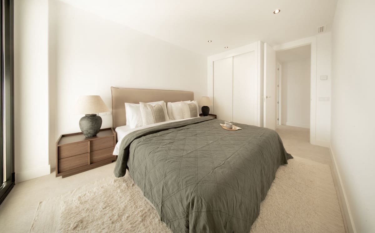 3 bedroom Apartment for sale in Estepona with garage - € 975,000 (Ref: 9409982)