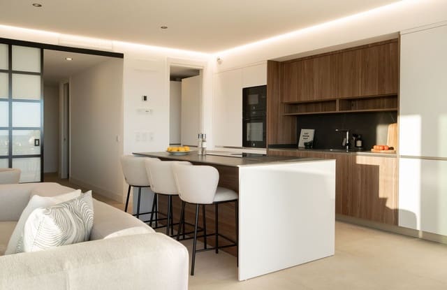 3 chambre Appartement à vendre à Estepona avec garage - 975 000 € (Ref: 9409982)