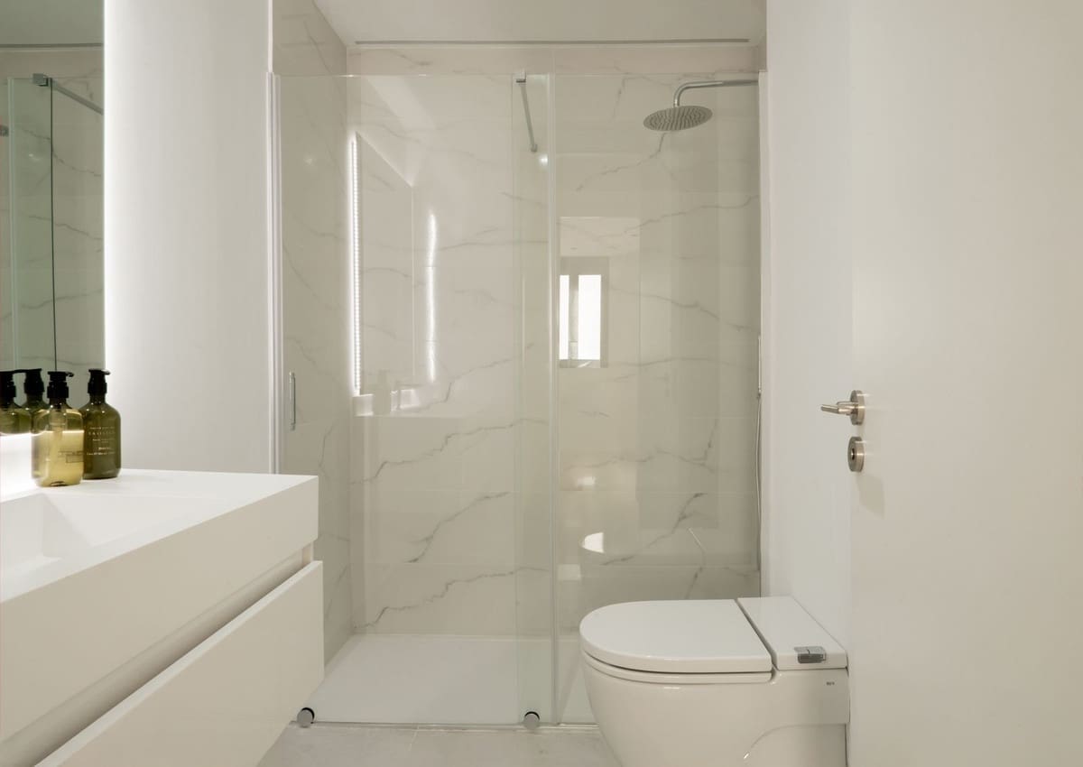 3 bedroom Apartment for sale in Estepona with garage - € 975,000 (Ref: 9409982)