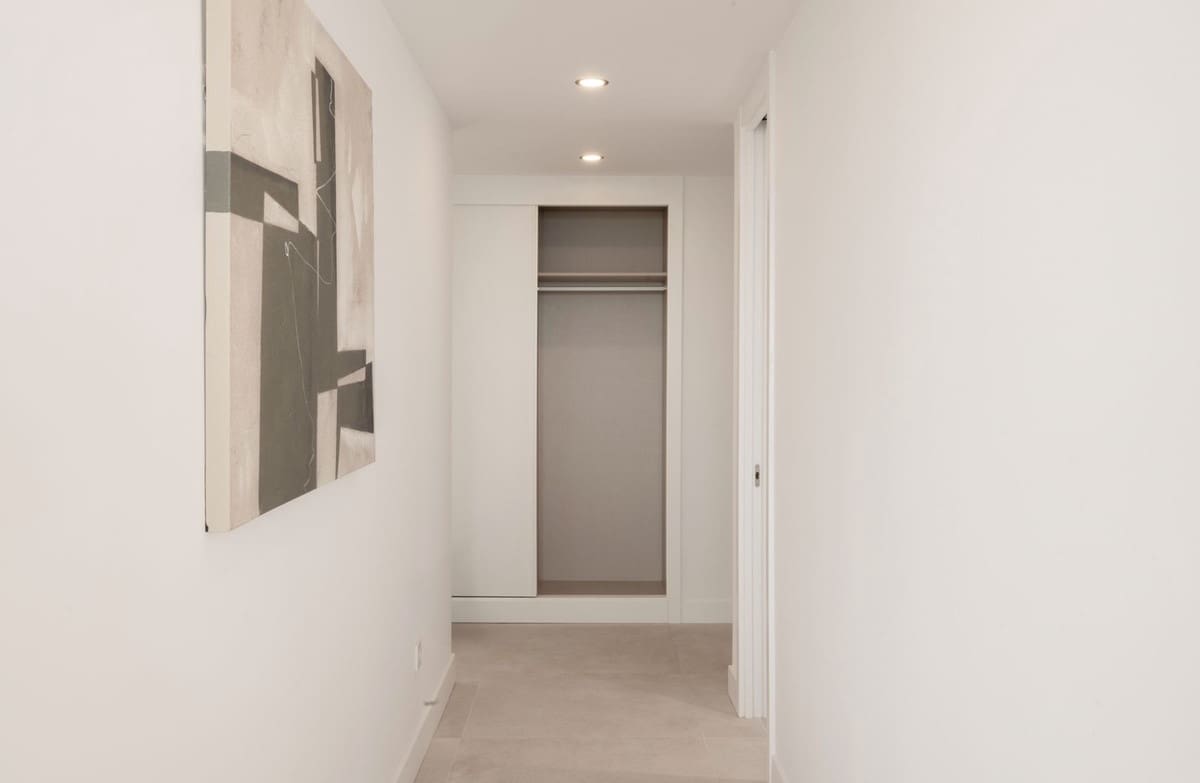 3 bedroom Apartment for sale in Estepona with garage - € 975,000 (Ref: 9409982)