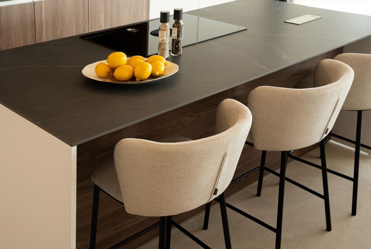 3 bedroom Apartment for sale in Estepona with garage - € 975,000 (Ref: 9409982)