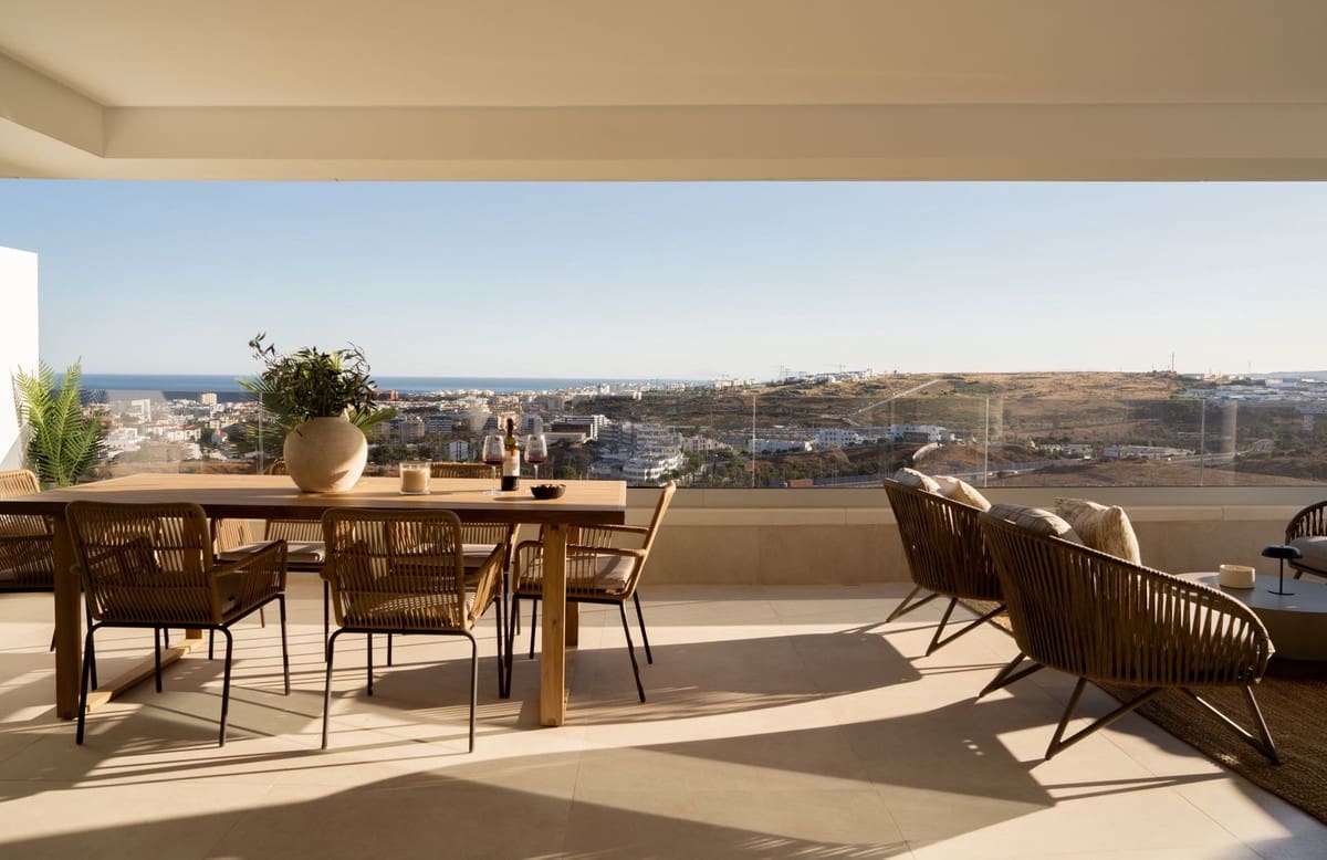 3 bedroom Apartment for sale in Estepona with garage - € 975,000 (Ref: 9409982)