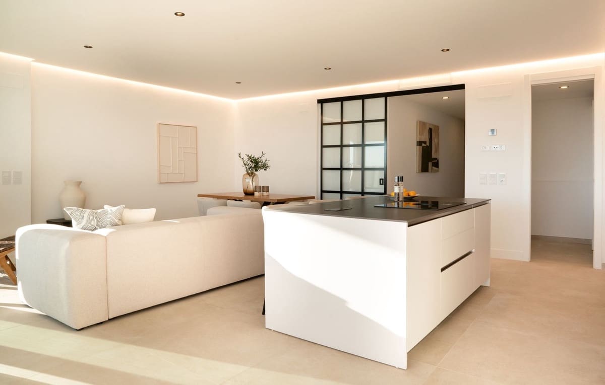 3 bedroom Apartment for sale in Estepona with garage - € 975,000 (Ref: 9409982)