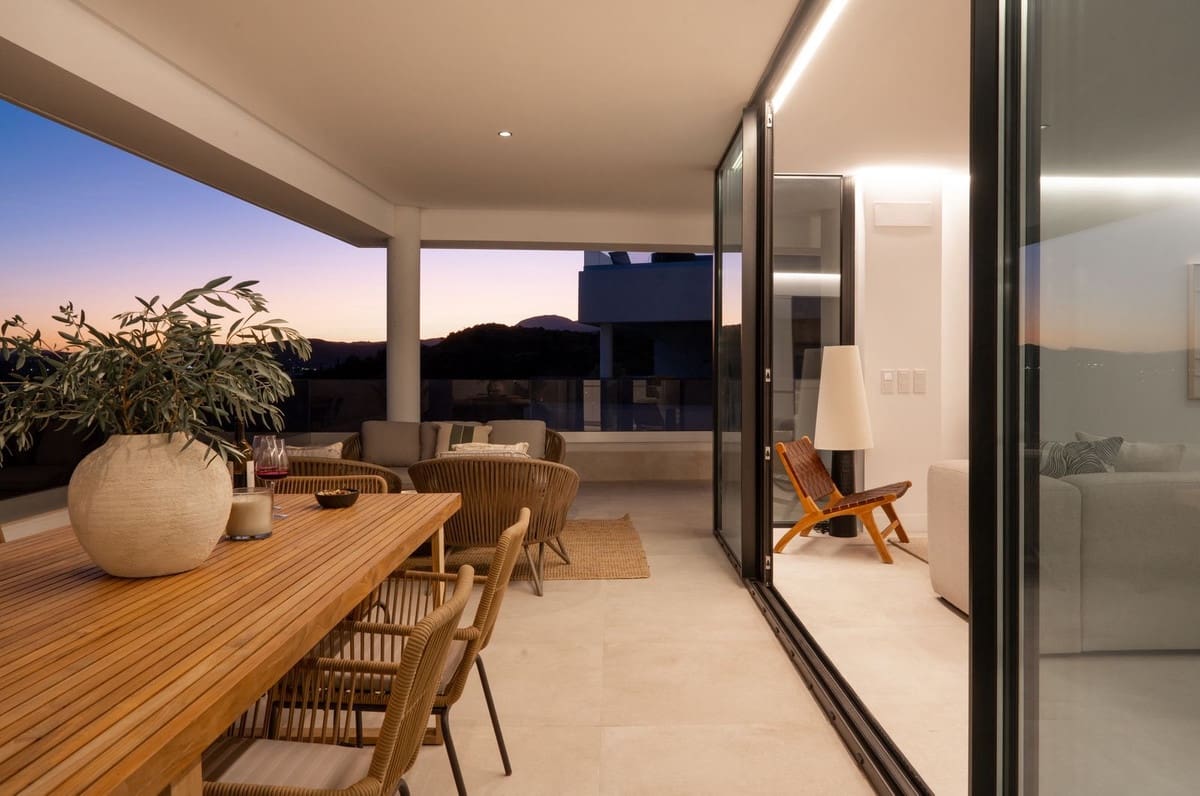 3 makuuhuone Huoneisto myytävänä paikassa Estepona mukana 
autotalli - 975 000 € (Ref: 9409982)