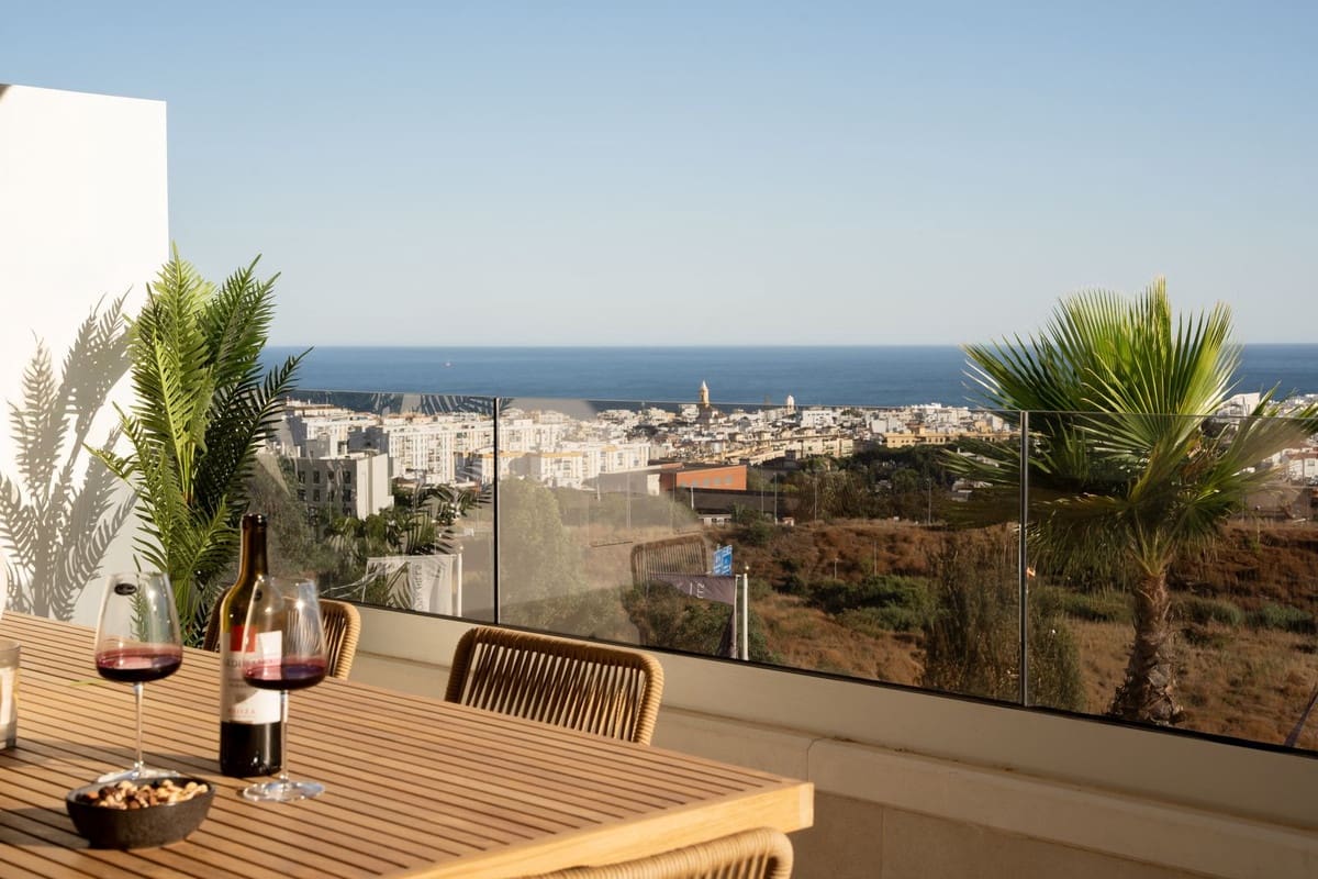 3 makuuhuone Huoneisto myytävänä paikassa Estepona mukana 
autotalli - 975 000 € (Ref: 9409982)