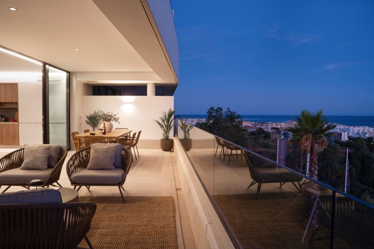 3 makuuhuone Huoneisto myytävänä paikassa Estepona mukana 
autotalli - 975 000 € (Ref: 9409982)