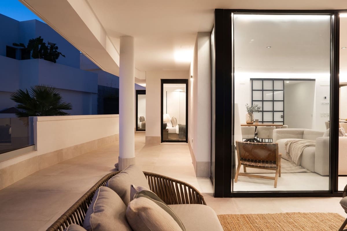 3 makuuhuone Huoneisto myytävänä paikassa Estepona mukana 
autotalli - 975 000 € (Ref: 9409982)