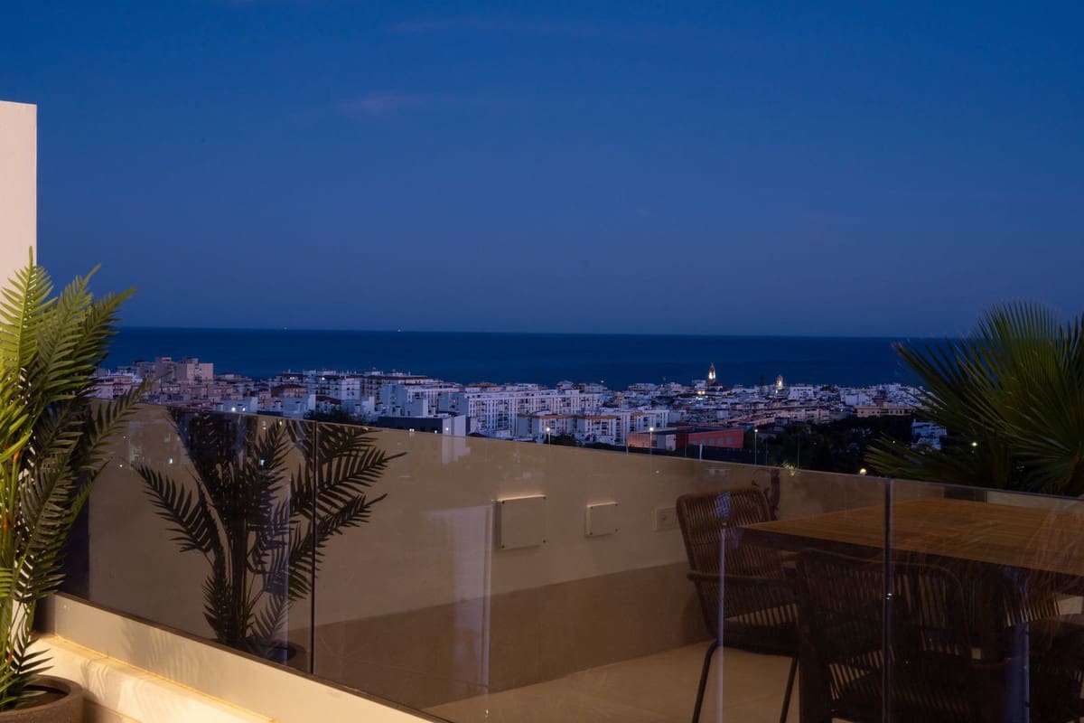 3 makuuhuone Huoneisto myytävänä paikassa Estepona mukana 
autotalli - 975 000 € (Ref: 9409982)
