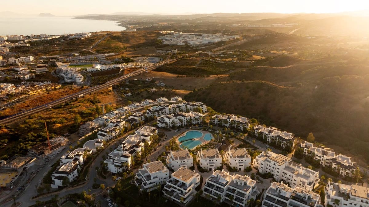3 makuuhuone Huoneisto myytävänä paikassa Estepona mukana 
autotalli - 975 000 € (Ref: 9409982)