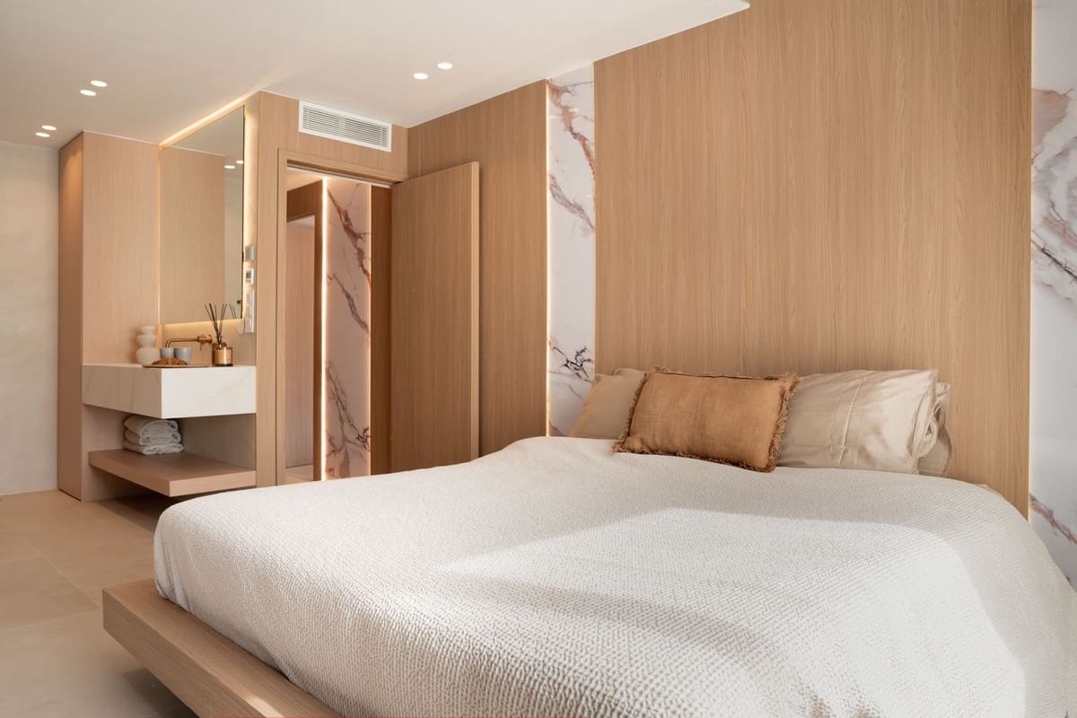 4 quarto Casa em Banda para venda em Puerto Banus com piscina garagem - 1 450 000 € (Ref: 9412747)