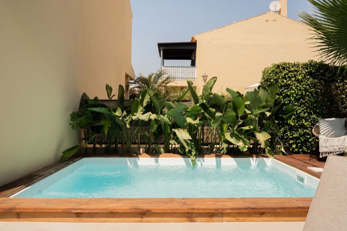 4 quarto Casa em Banda para venda em Puerto Banus com piscina garagem - 1 450 000 € (Ref: 9412747)