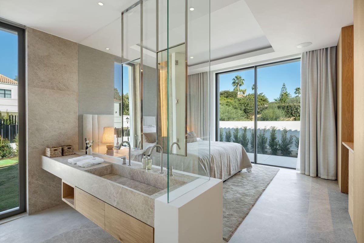 6 sypialnia Willa na sprzedaż w Marbella z basenem garażem - 10 950 000 € (Ref: 9412748)