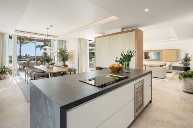 6 sypialnia Willa na sprzedaż w Marbella z basenem garażem - 10 950 000 € (Ref: 9412748)
