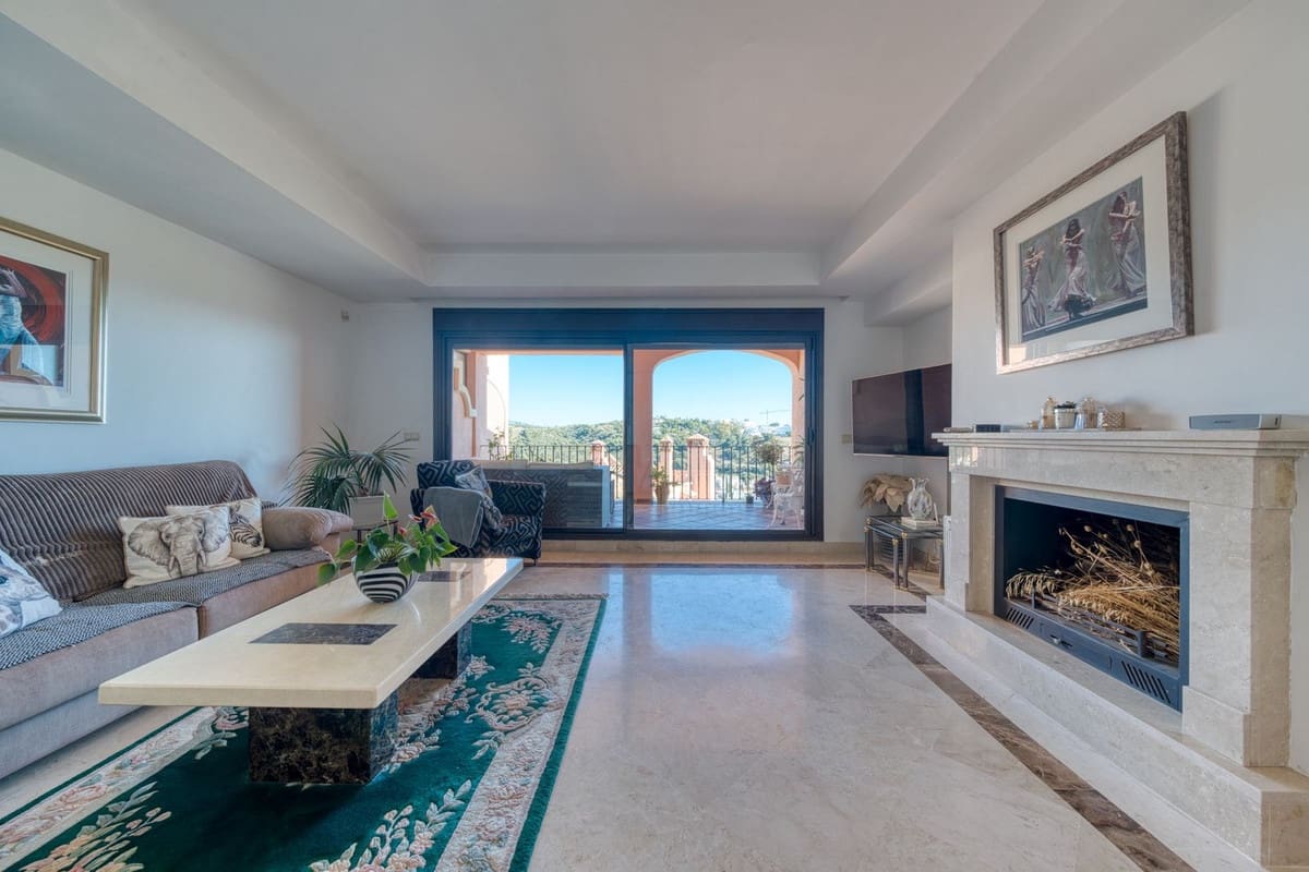 3 bedroom Townhouse for sale in Estepona with pool garage - € 449,000 (Ref: 9415062)