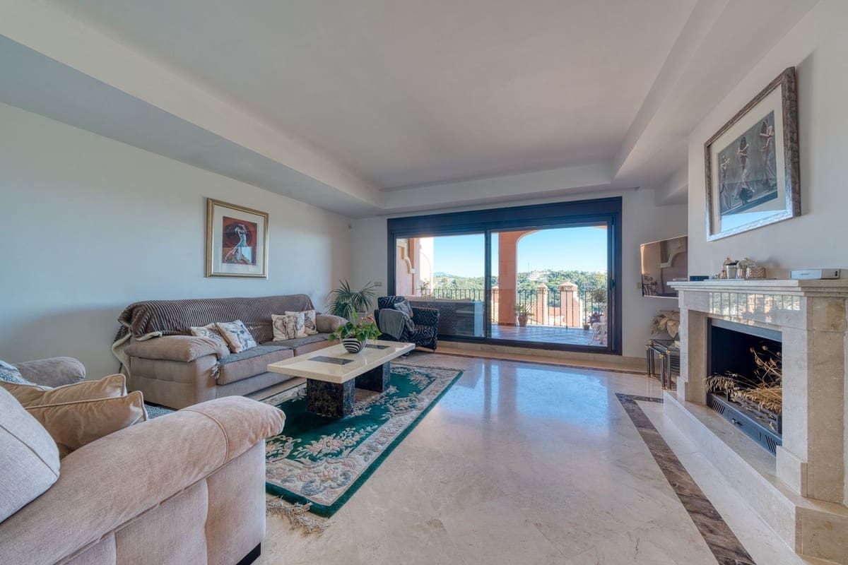 3 bedroom Townhouse for sale in Estepona with pool garage - € 449,000 (Ref: 9415062)