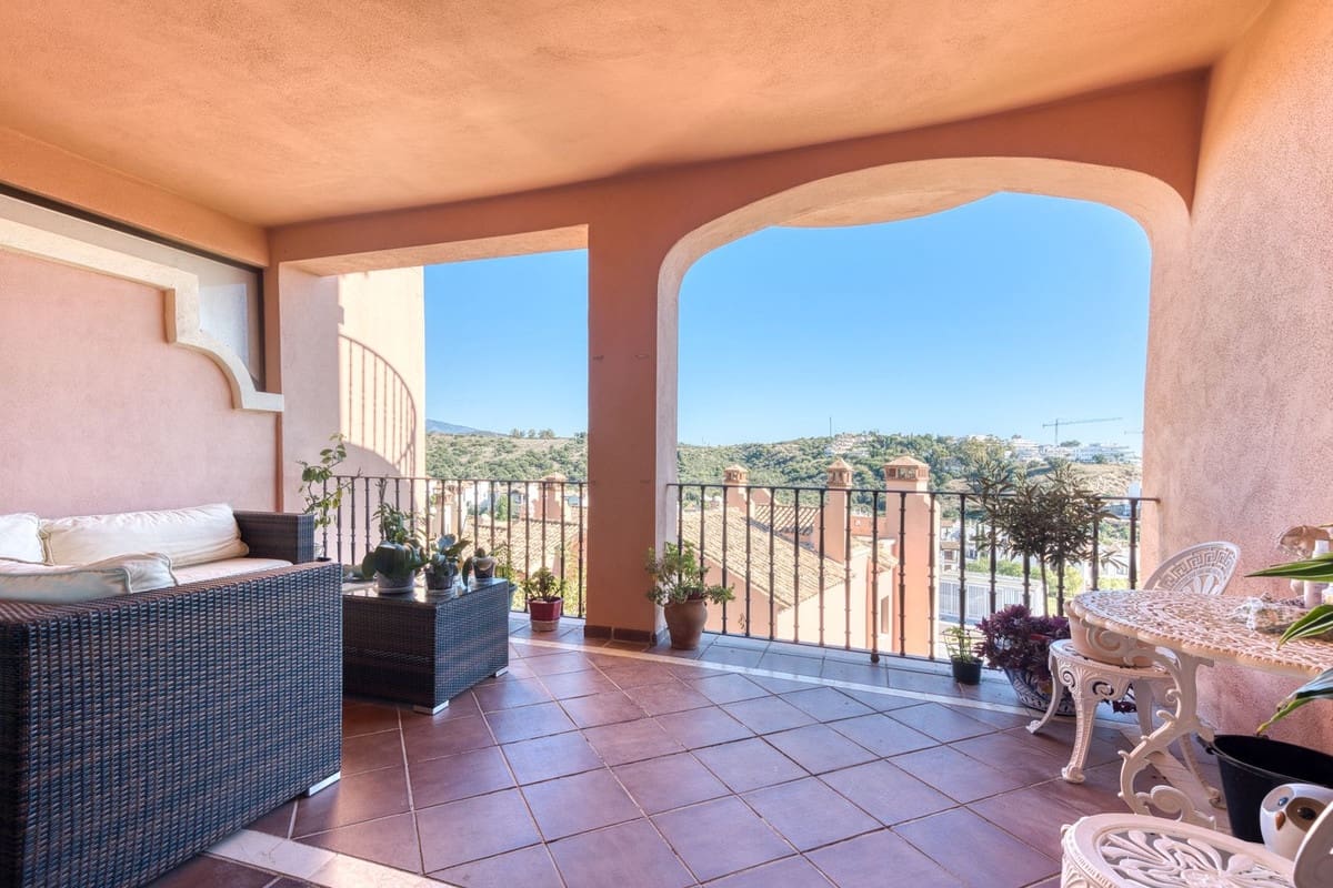 3 bedroom Townhouse for sale in Estepona with pool garage - € 449,000 (Ref: 9415062)