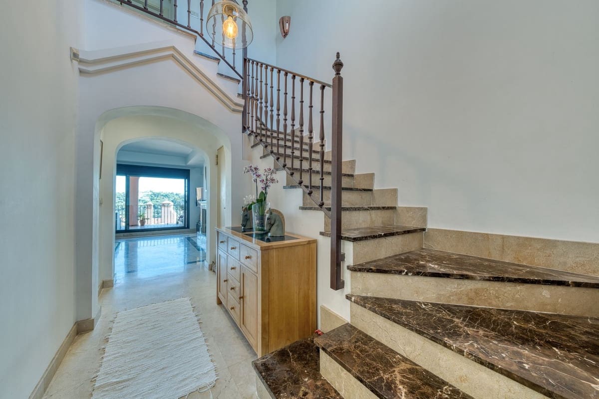 3 bedroom Townhouse for sale in Estepona with pool garage - € 449,000 (Ref: 9415062)