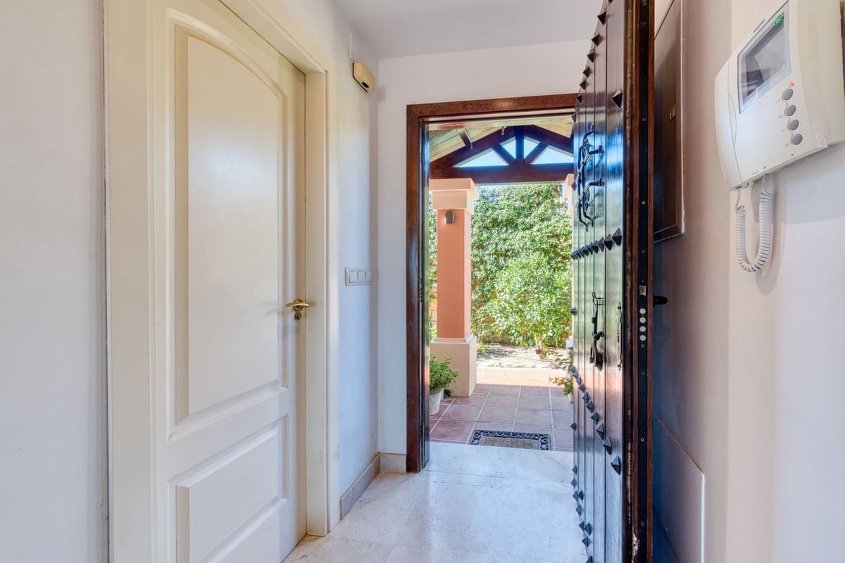 3 bedroom Townhouse for sale in Estepona with pool garage - € 449,000 (Ref: 9415062)