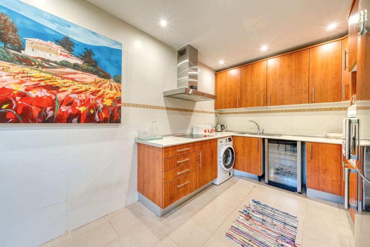 3 bedroom Townhouse for sale in Estepona with pool garage - € 449,000 (Ref: 9415062)