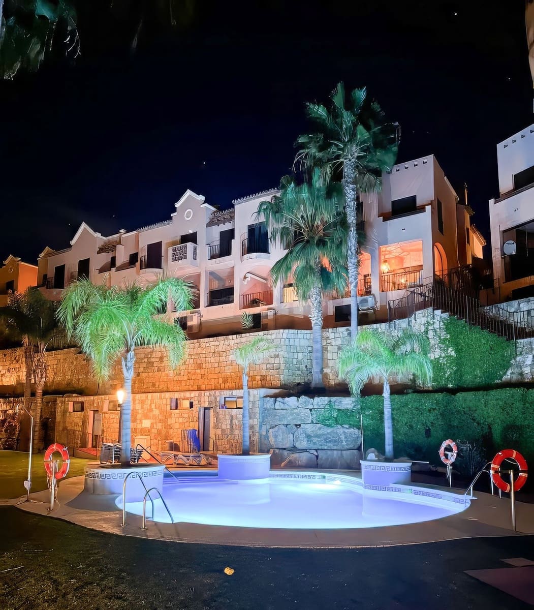 3 bedroom Townhouse for sale in Estepona with pool garage - € 449,000 (Ref: 9415062)