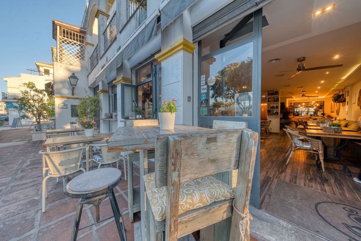 Comercial para venda em San Pedro de Alcantara - 525 000 € (Ref: 9415495)