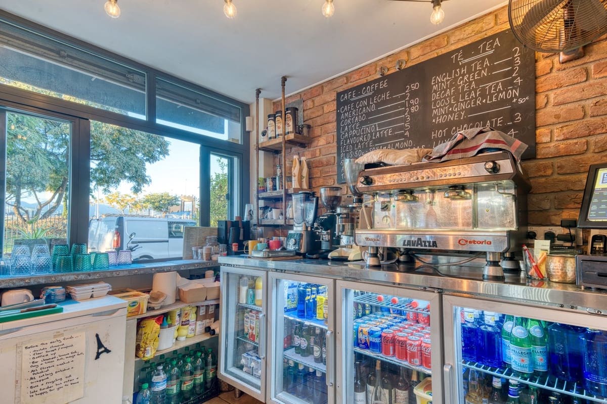 Comercial para venda em San Pedro de Alcantara - 525 000 € (Ref: 9415495)