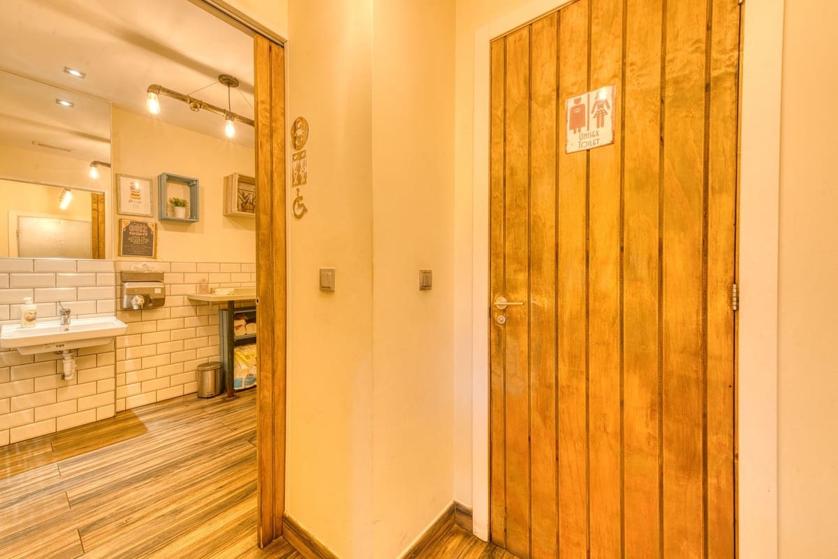 Local Comercial en San Pedro de Alcantara en venta - 525.000 € (Ref: 9415495)