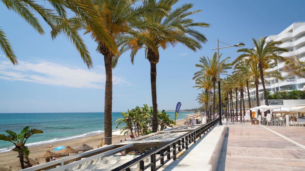 Local Comercial en San Pedro de Alcantara en venta - 525.000 € (Ref: 9415495)