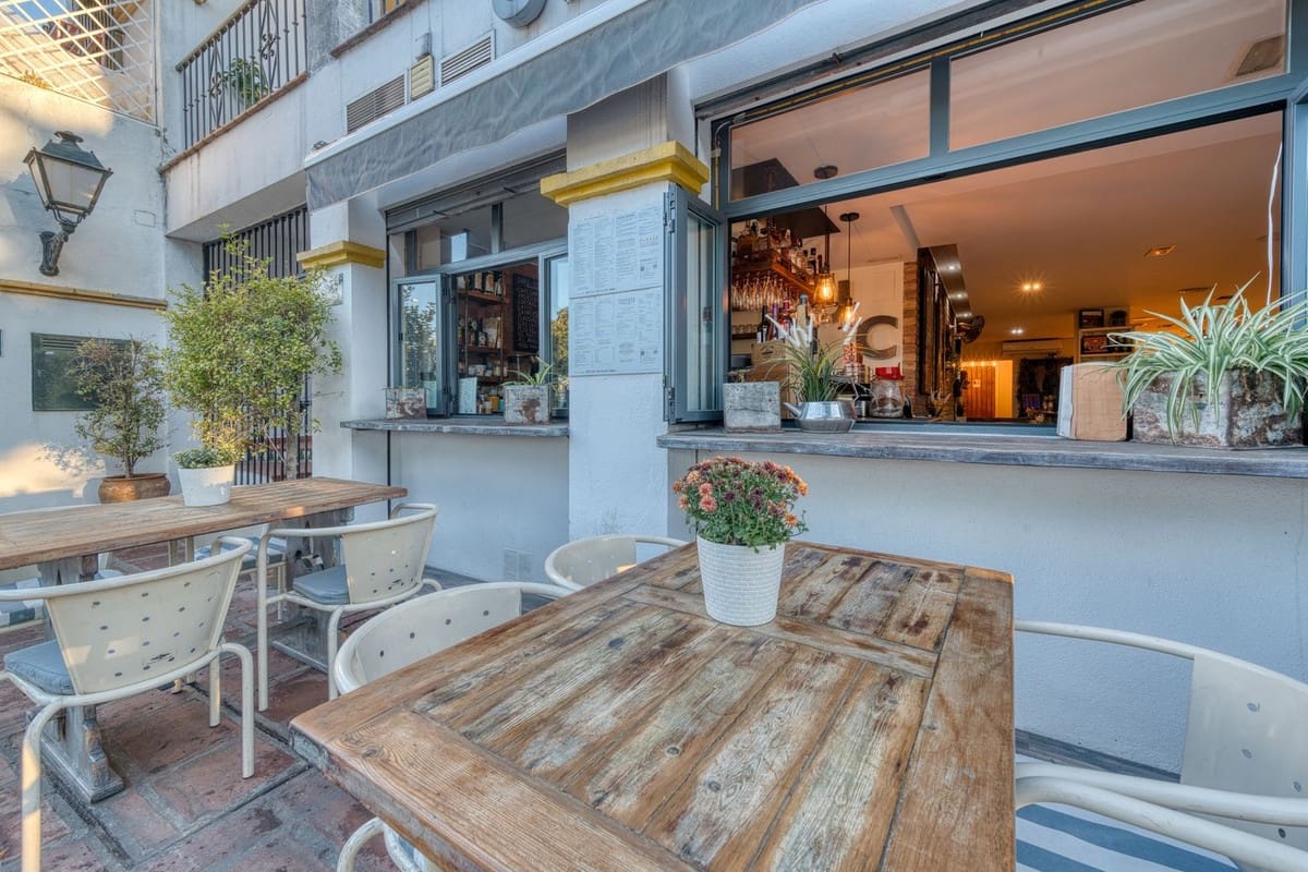 Local Comercial en San Pedro de Alcantara en venta - 525.000 € (Ref: 9415495)