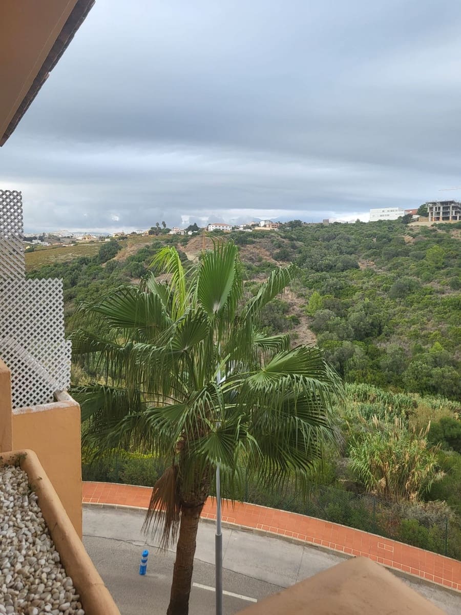 2 camera da letto Appartamento da affittare in La Duquesa / Puerto de la Duquesa con piscina garage - 1.250 € (Rif: 9417616)