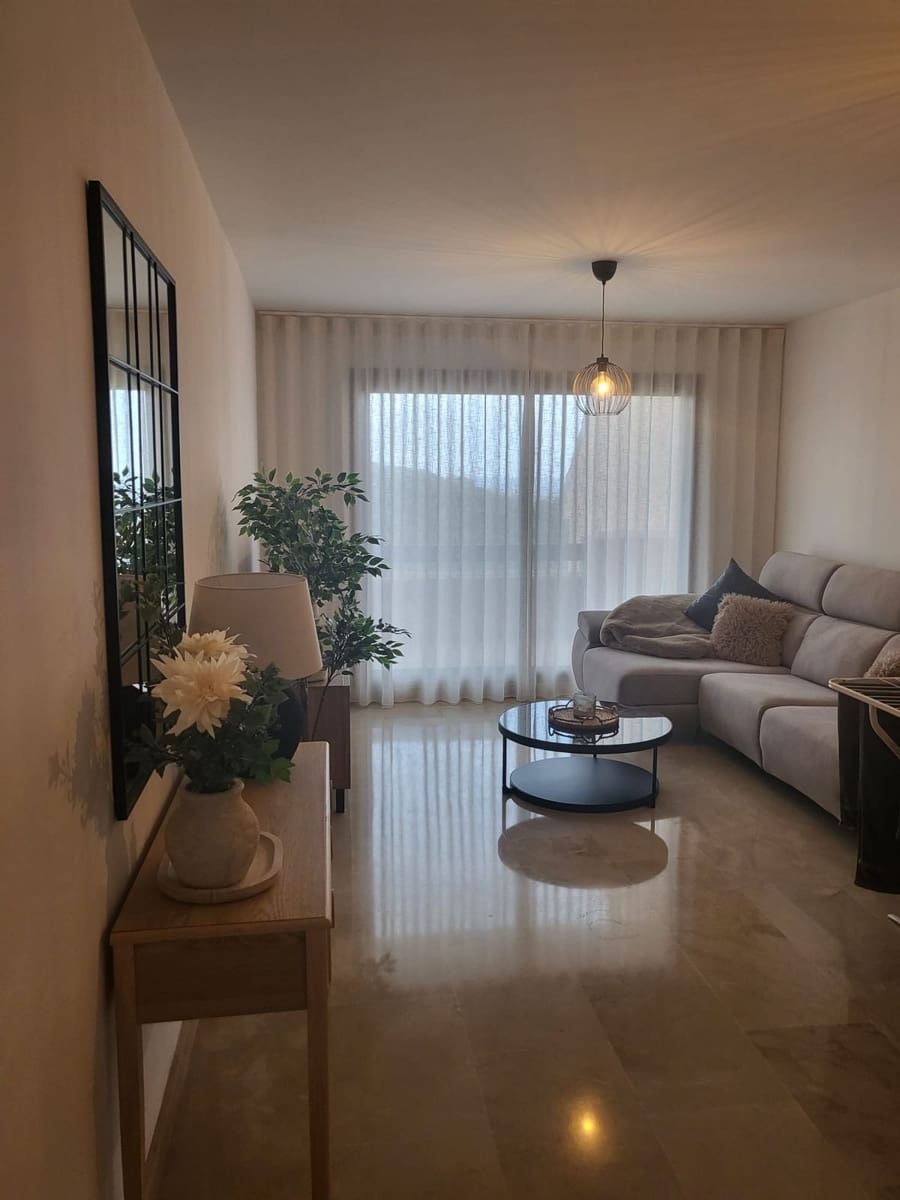 2 bedroom Apartment for holiday rental in La Duquesa / Puerto de la Duquesa with pool garage - € 1,750 (Ref: 9417617)