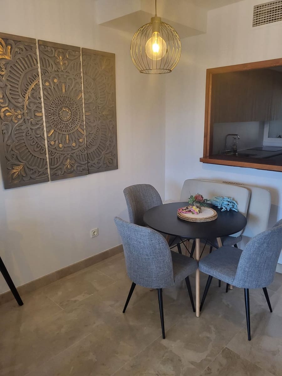 2 bedroom Apartment for holiday rental in La Duquesa / Puerto de la Duquesa with pool garage - € 1,750 (Ref: 9417617)