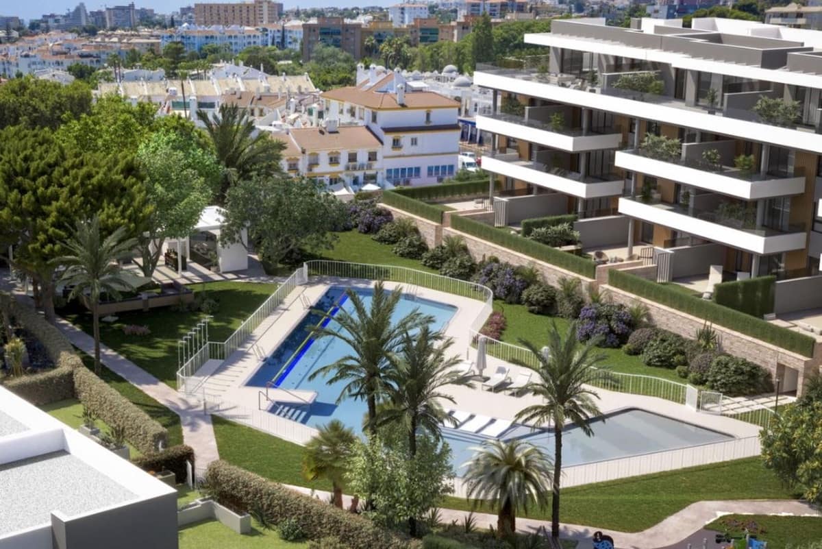 2 soveværelse Lejlighed til salg i Torremolinos med swimmingpool garage - € 645.000 (Ref: 9426253)