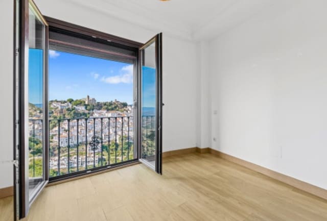 3 sypialnia Dom na sprzedaż w Bahia de Casares, Casares z basenem garażem - 410 000 € (Ref: 9426431)