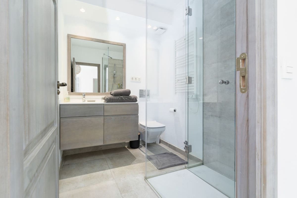 3 slaapkamer Huis te koop in Golden Mile met zwembad - € 1.695.000 (Ref: 9426432)