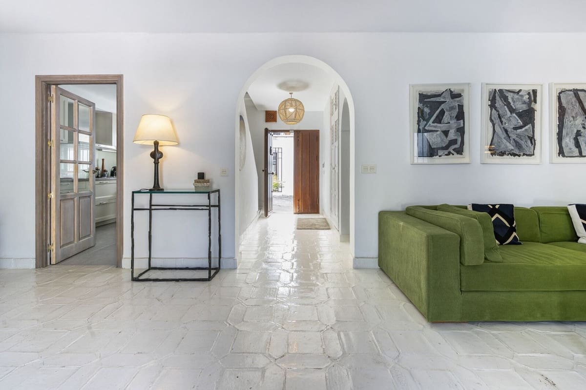 3 slaapkamer Huis te koop in Golden Mile met zwembad - € 1.695.000 (Ref: 9426432)