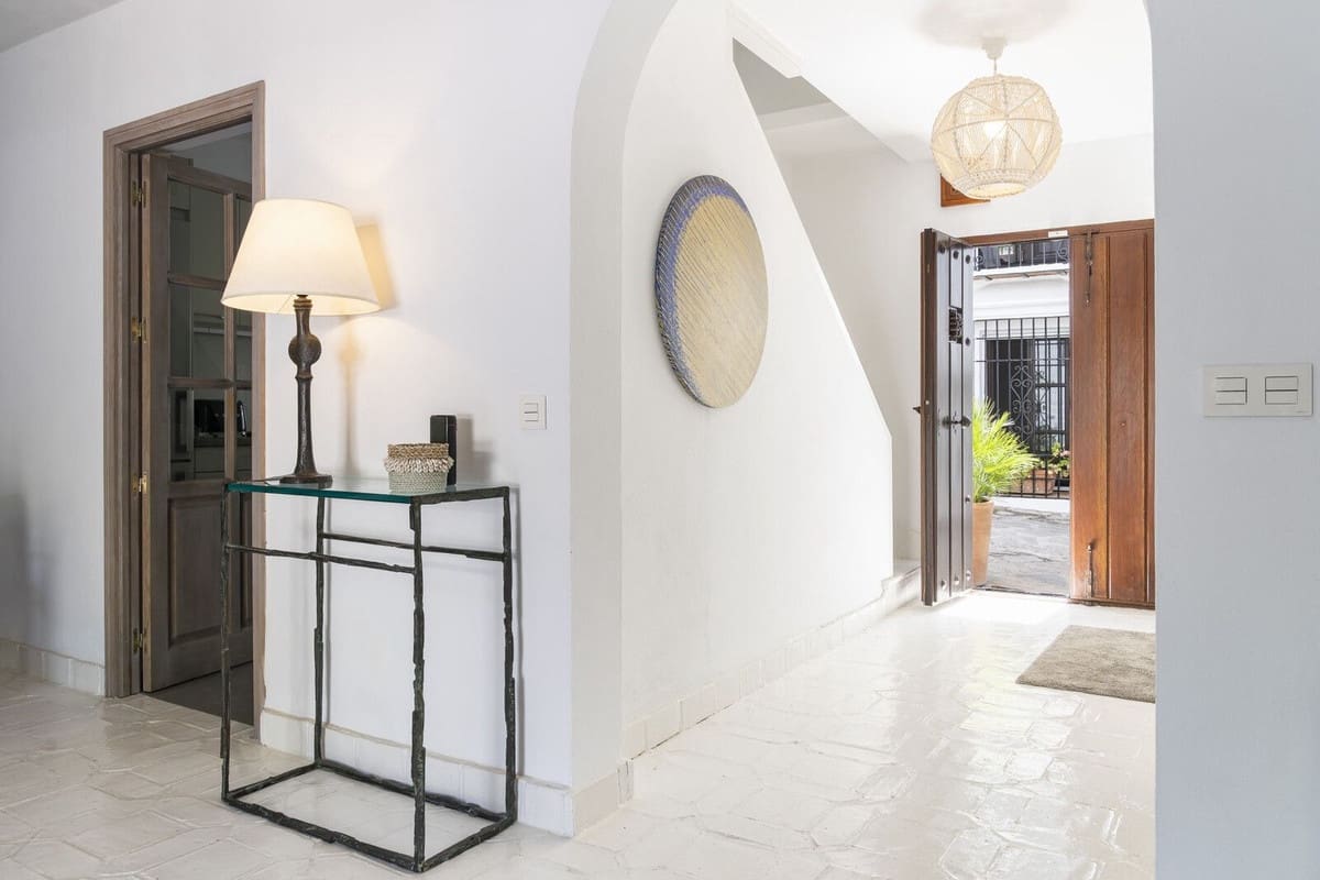 3 slaapkamer Huis te koop in Golden Mile met zwembad - € 1.695.000 (Ref: 9426432)