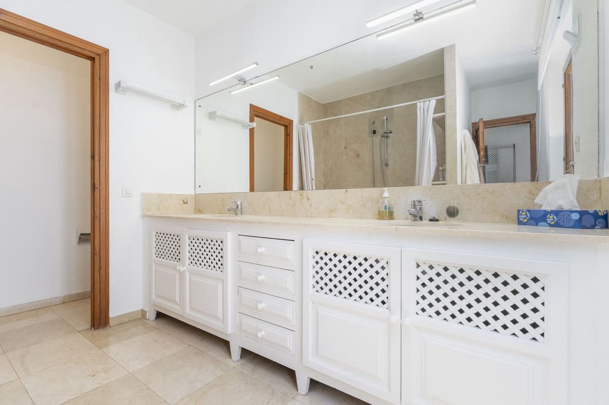 3 slaapkamer Huis te koop in Golden Mile met zwembad - € 1.695.000 (Ref: 9426432)