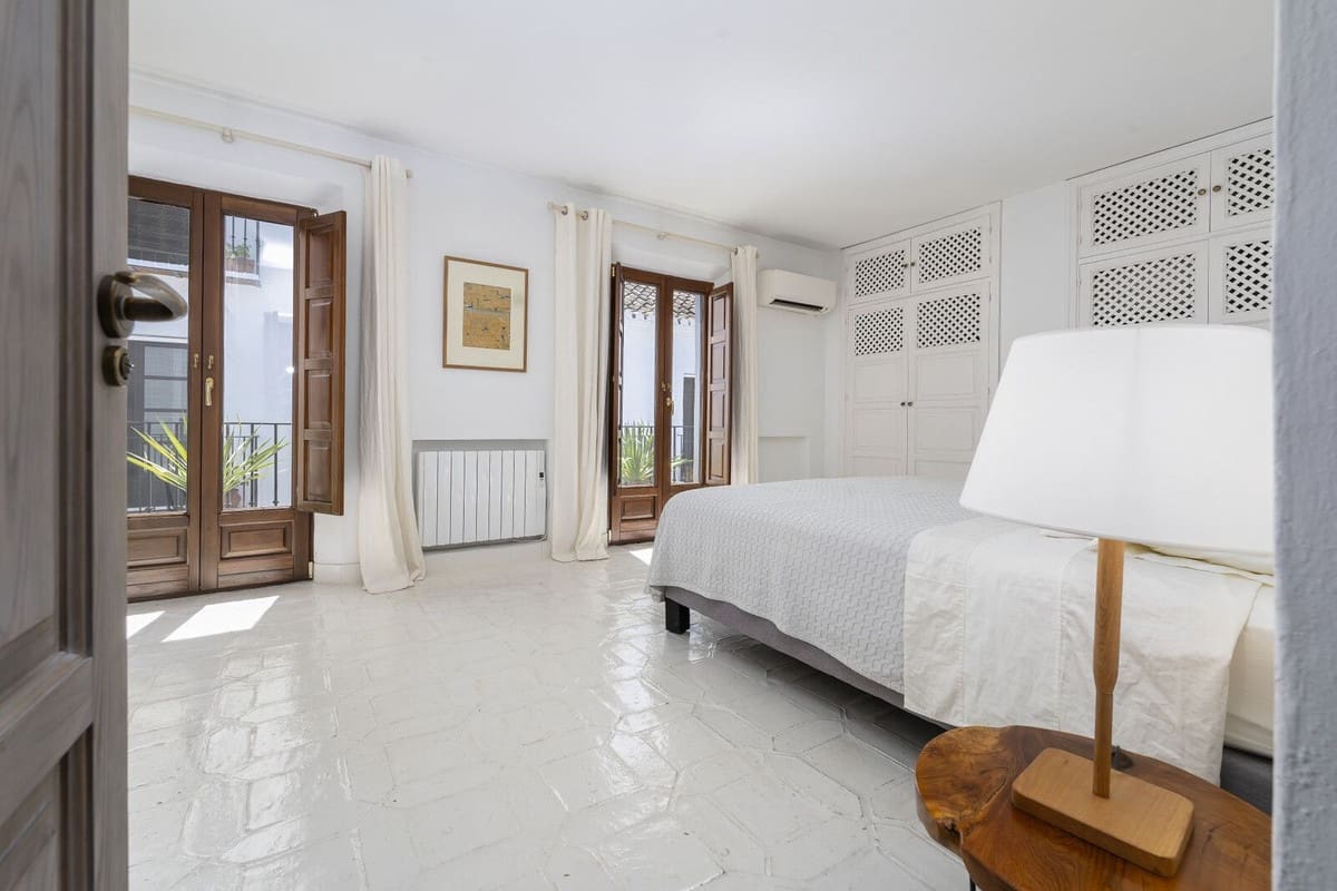 3 slaapkamer Huis te koop in Golden Mile met zwembad - € 1.695.000 (Ref: 9426432)