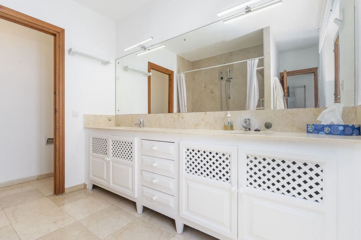 3 bedroom Townhouse for sale in Golden Mile with pool - € 1,695,000 (Ref: 9426432)