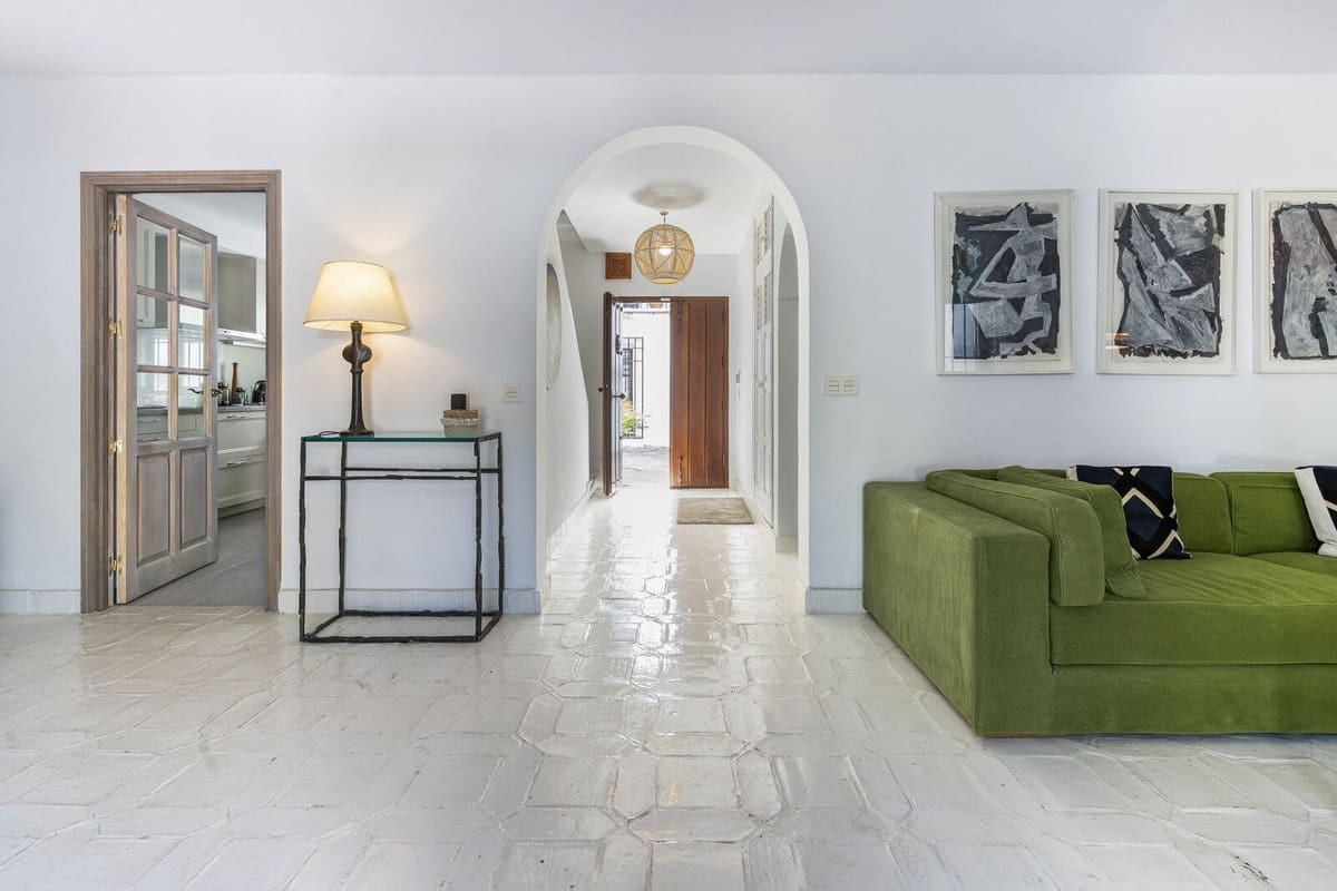 3 bedroom Townhouse for sale in Golden Mile with pool - € 1,695,000 (Ref: 9426432)