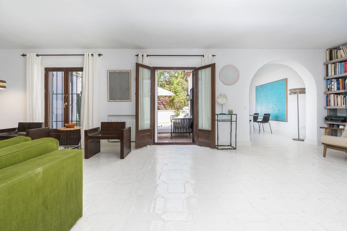 3 bedroom Townhouse for sale in Golden Mile with pool - € 1,695,000 (Ref: 9426432)